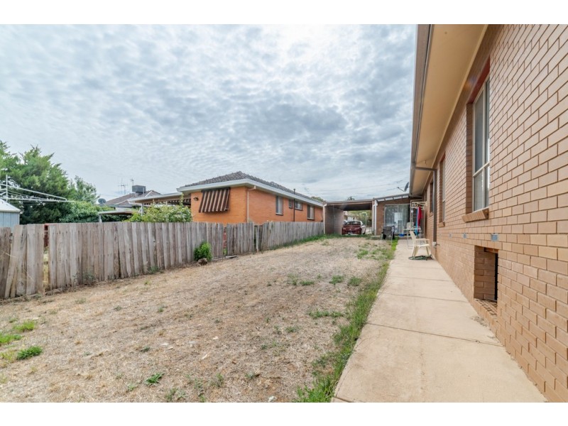 6 Palm Avenue, Spring Gully VIC 3550