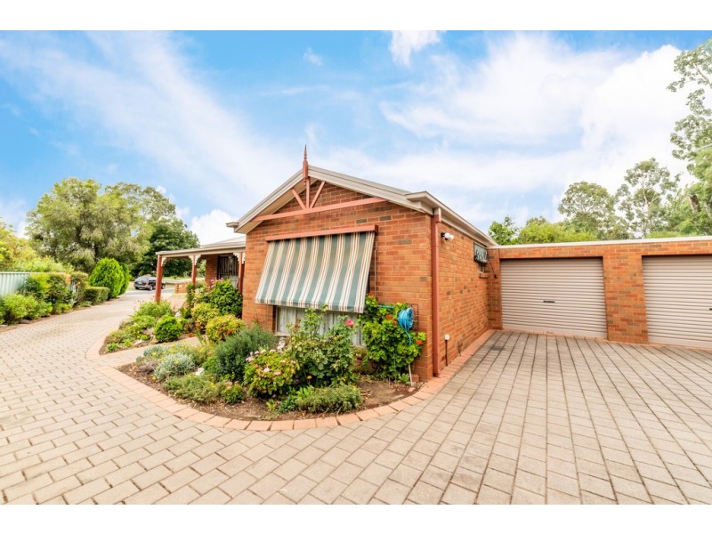 1/9 Laxdale Court, Kangaroo Flat VIC 3555