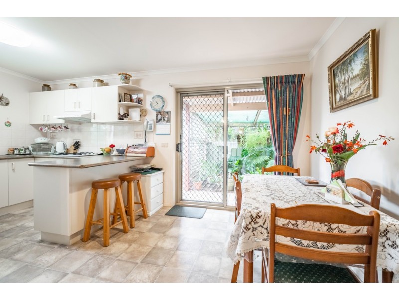 1/9 Laxdale Court, Kangaroo Flat VIC 3555