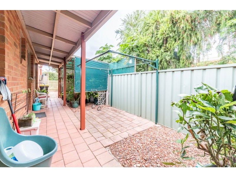 1/9 Laxdale Court, Kangaroo Flat VIC 3555