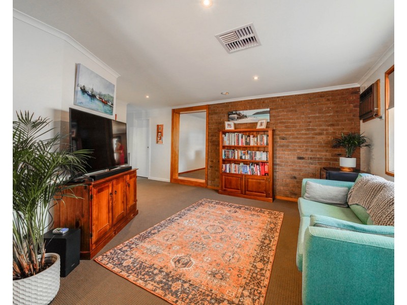 38 Shelley Street, Spring Gully VIC 3550