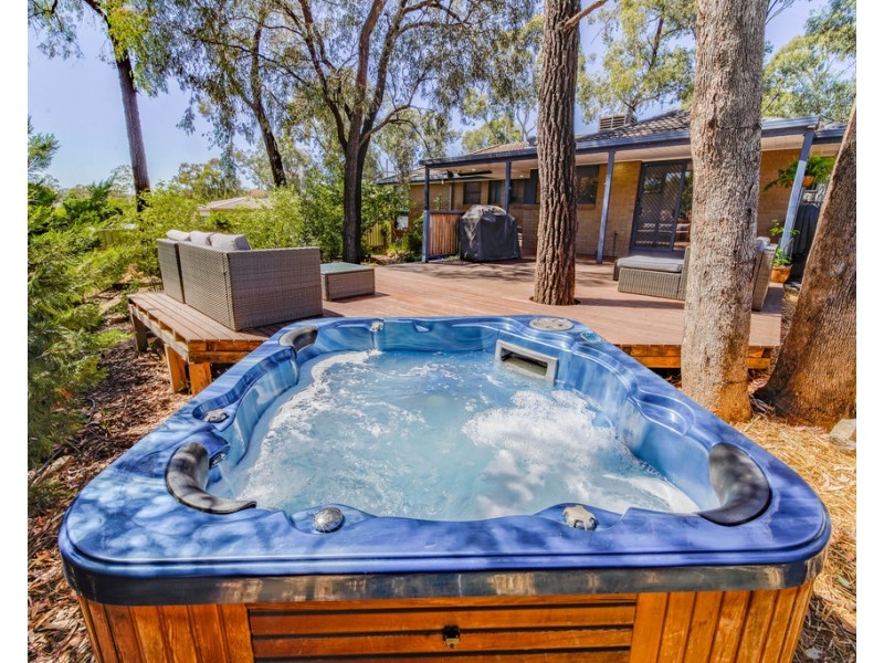 38 Shelley Street, Spring Gully VIC 3550