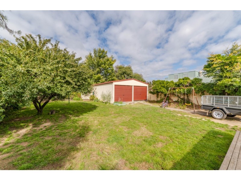 8 Townsend Street, Flora Hill VIC 3550