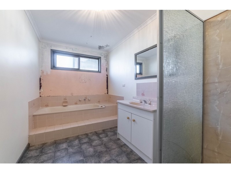 3/397 High Street, Golden Square VIC 3555