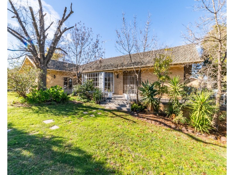 4 Harpin Street, Strathdale VIC 3550