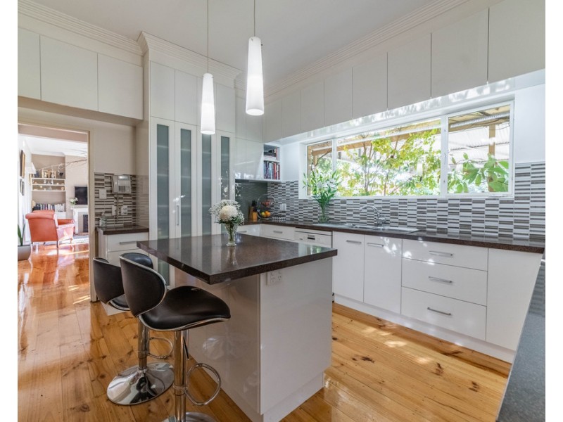 4 Harpin Street, Strathdale VIC 3550