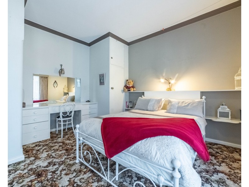 4 Harpin Street, Strathdale VIC 3550