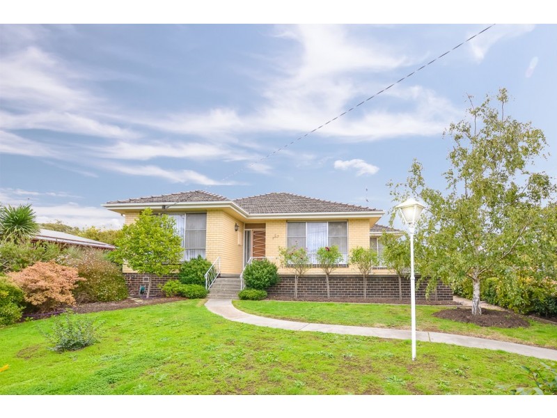 5 Fenton Street, Long Gully VIC 3550