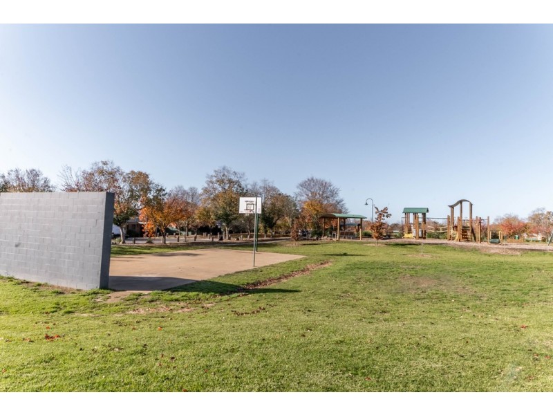 11 Battunga Court, Strathfieldsaye VIC 3551