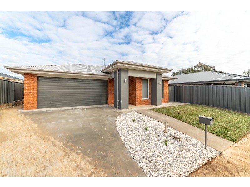 26 Langley Drive, Epsom VIC 3551