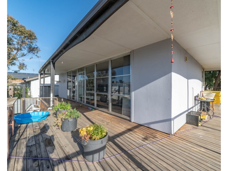 9 Daniel Street, Long Gully VIC 3550