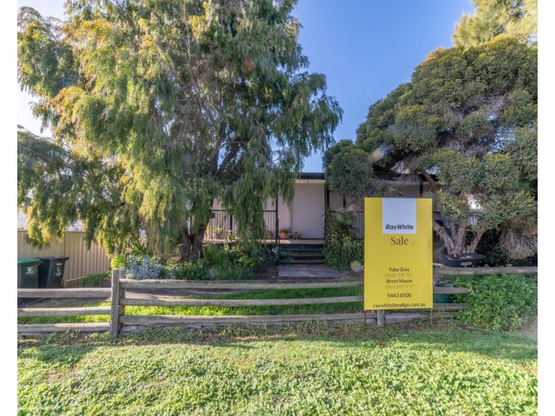 9 Daniel Street, Long Gully VIC 3550