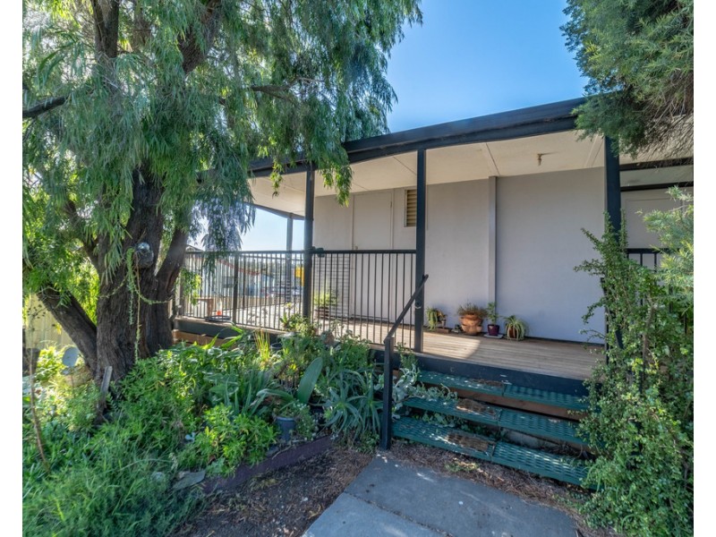 9 Daniel Street, Long Gully VIC 3550