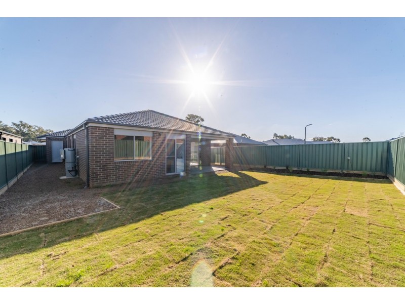 11 Loriini Place, Kangaroo Flat VIC 3555
