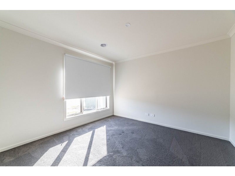 11 Loriini Place, Kangaroo Flat VIC 3555