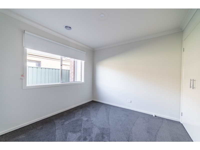 11 Loriini Place, Kangaroo Flat VIC 3555