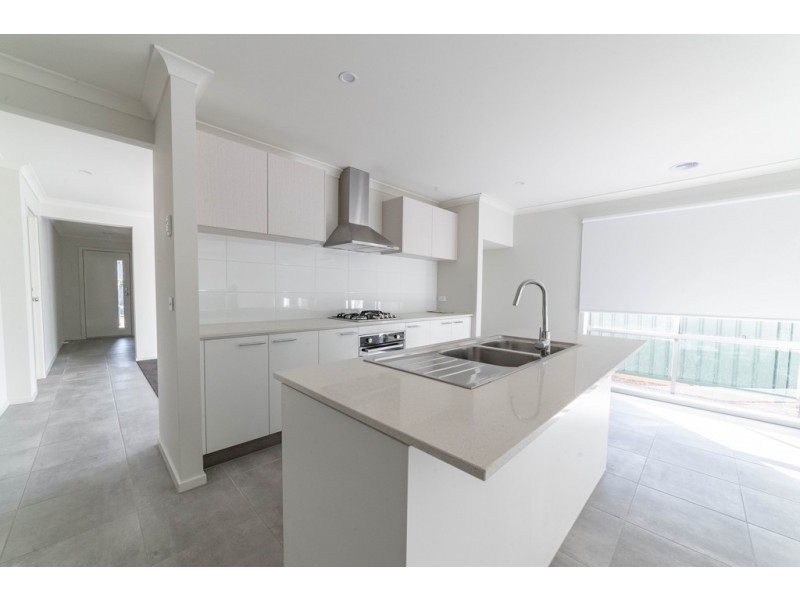 11 Loriini Place, Kangaroo Flat VIC 3555