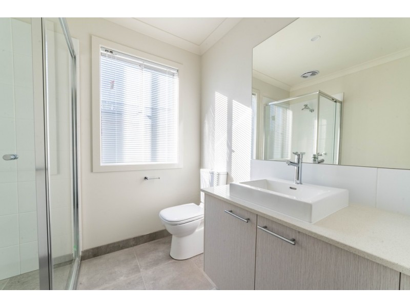 11 Loriini Place, Kangaroo Flat VIC 3555