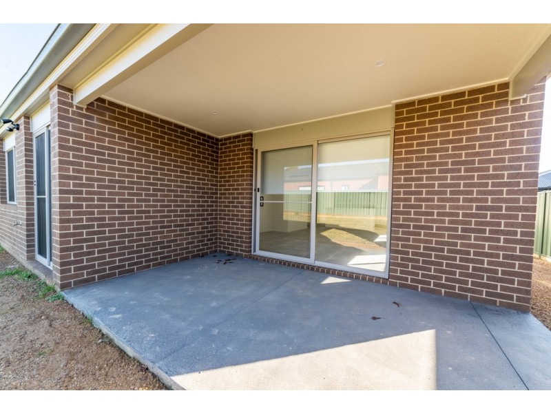 11 Loriini Place, Kangaroo Flat VIC 3555