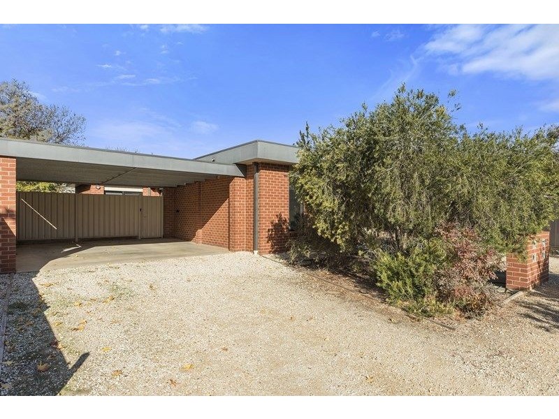 1/74 Bannister street, North Bendigo VIC 3550