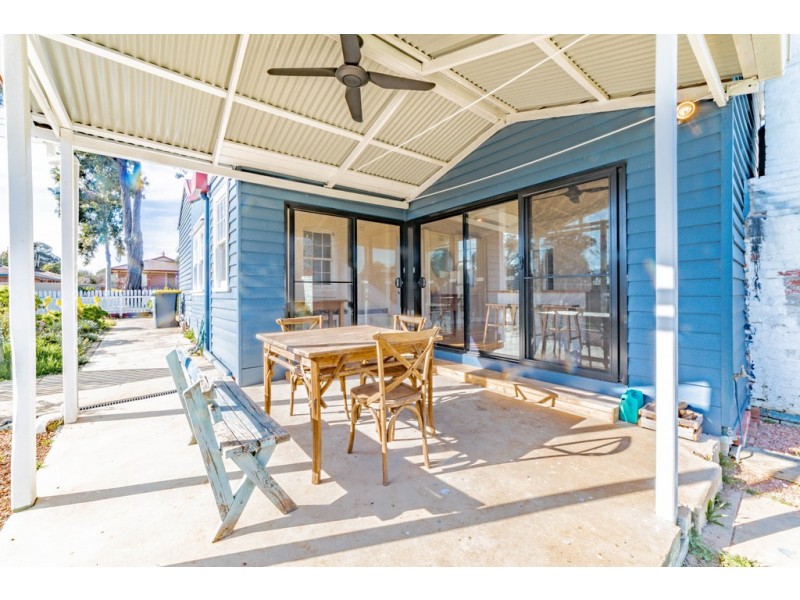 84 Neale Street, Kennington VIC 3550