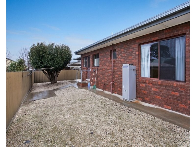 2/15 Chapple Street, Eaglehawk VIC 3556
