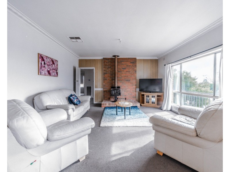 43 Holmes Road, Long Gully VIC 3550