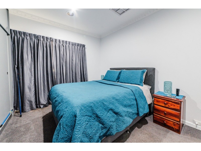 9 Longmore Street, Kangaroo Flat VIC 3555