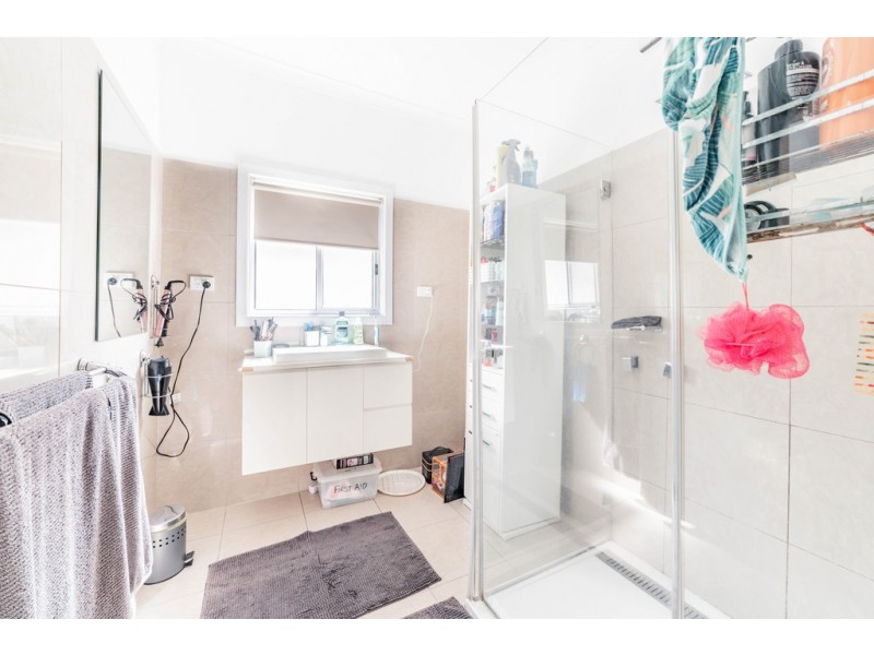 9 Longmore Street, Kangaroo Flat VIC 3555