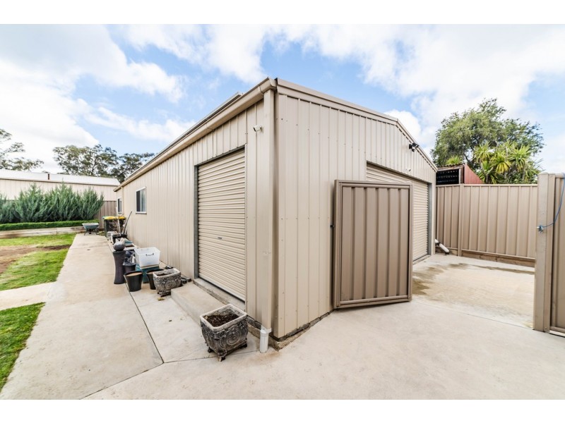 9 Longmore Street, Kangaroo Flat VIC 3555