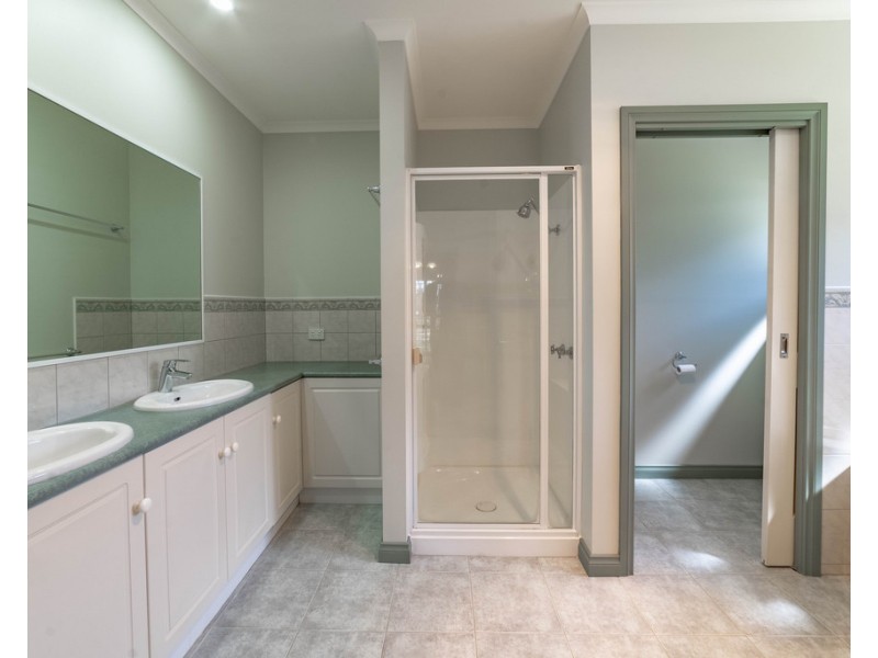 34 Homebush Drive, Junortoun VIC 3551