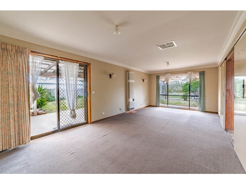 11 Regent Street, Kangaroo Flat VIC 3555