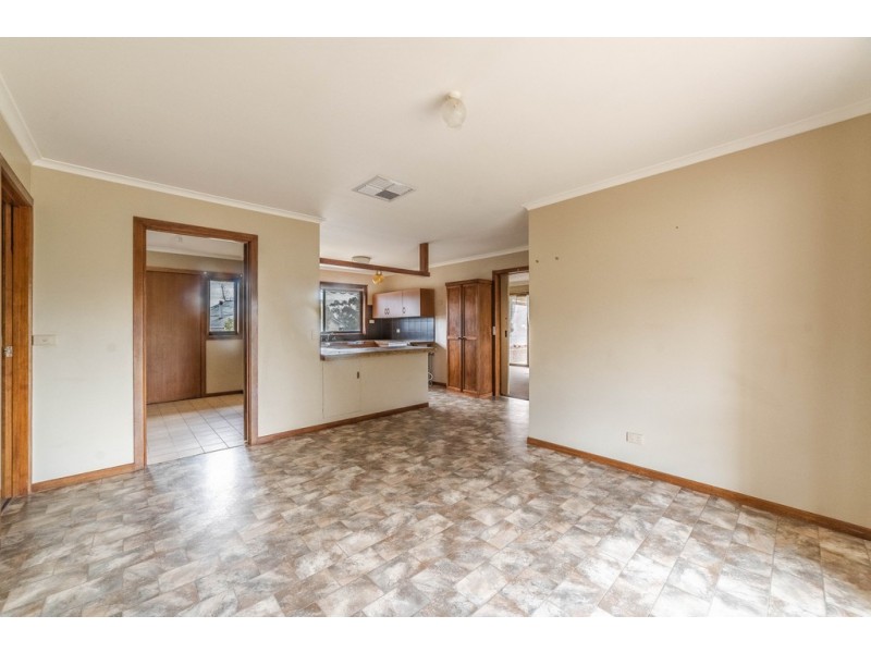 11 Regent Street, Kangaroo Flat VIC 3555