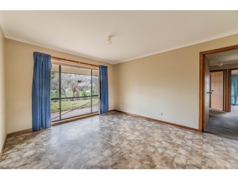 11 Regent Street, Kangaroo Flat VIC 3555