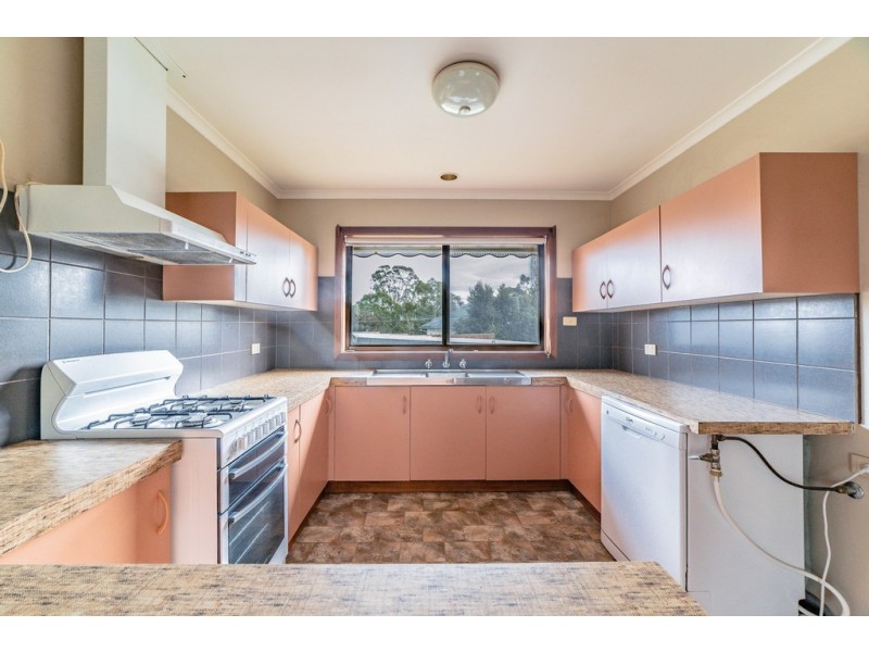 11 Regent Street, Kangaroo Flat VIC 3555