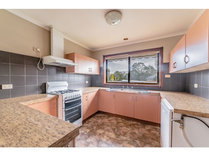 11 Regent Street, Kangaroo Flat VIC 3555