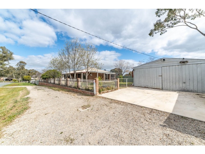 11 Regent Street, Kangaroo Flat VIC 3555