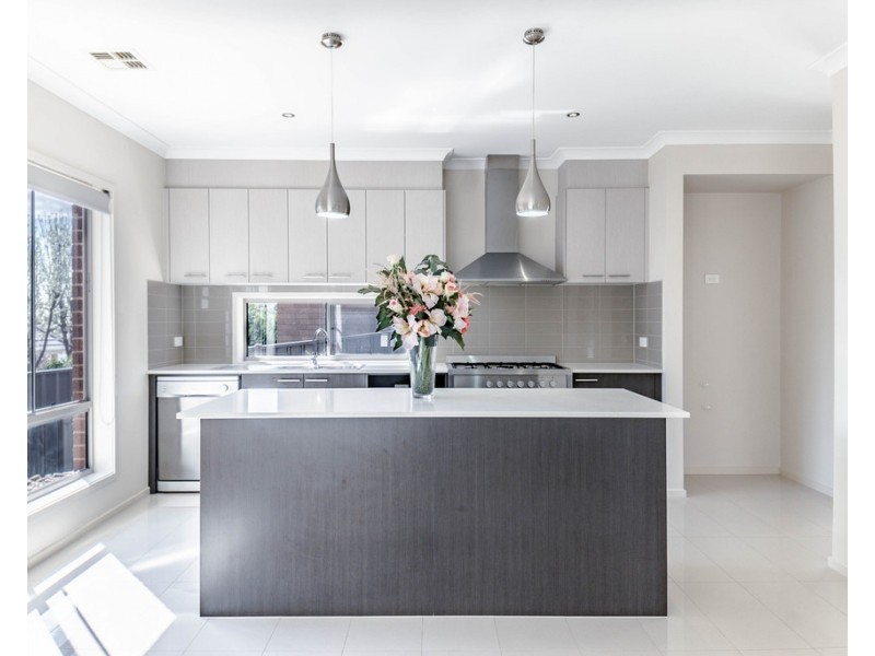 7 Benwerren Close, Strathdale VIC 3550