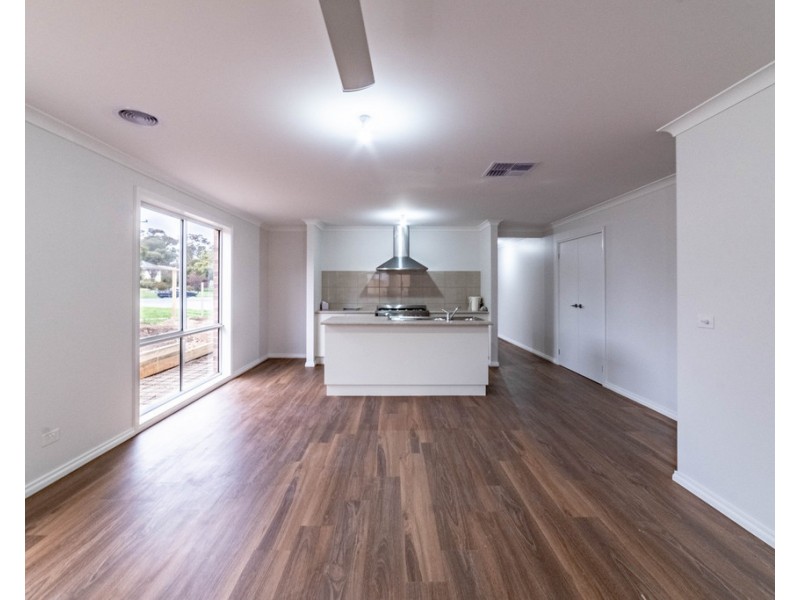 16 Quartz Place, Golden Square VIC 3555