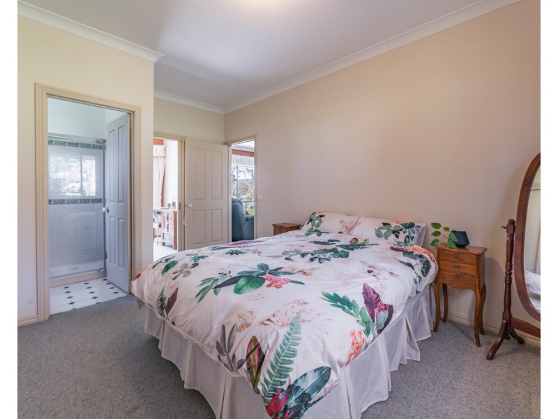 40 Broodie Street, Heathcote VIC 3523