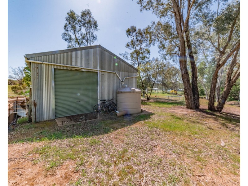 40 Broodie Street, Heathcote VIC 3523