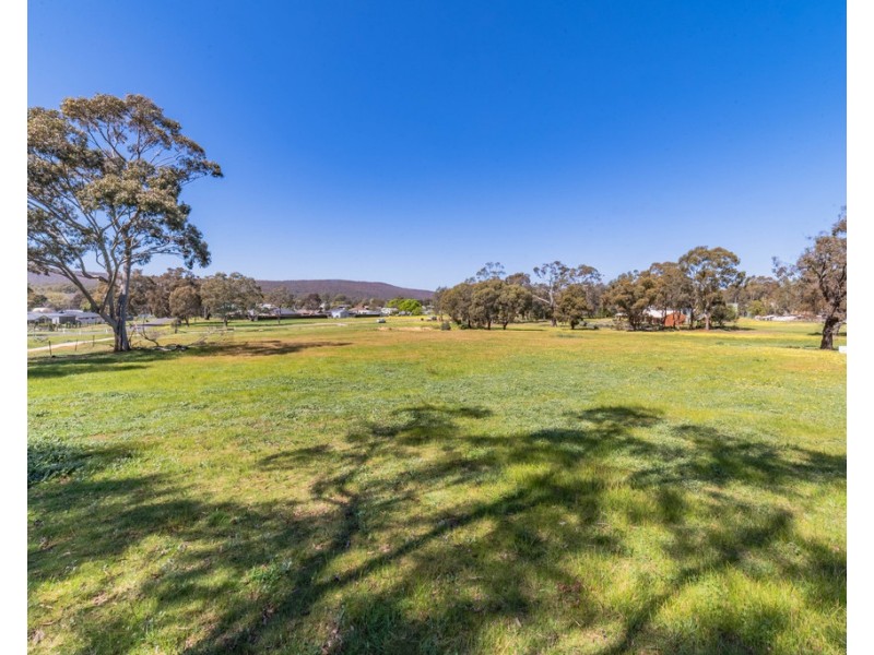 40 Broodie Street, Heathcote VIC 3523