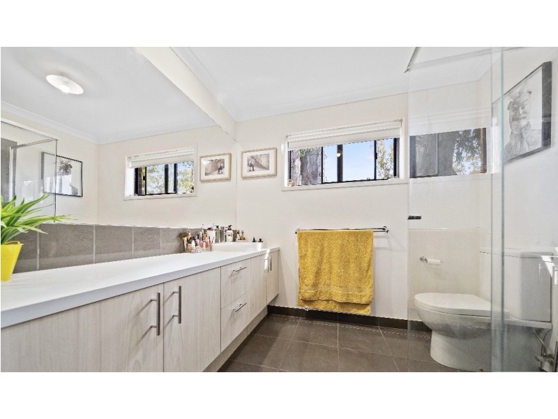 22 Clarcoll Crescent South, Kangaroo Flat VIC 3555