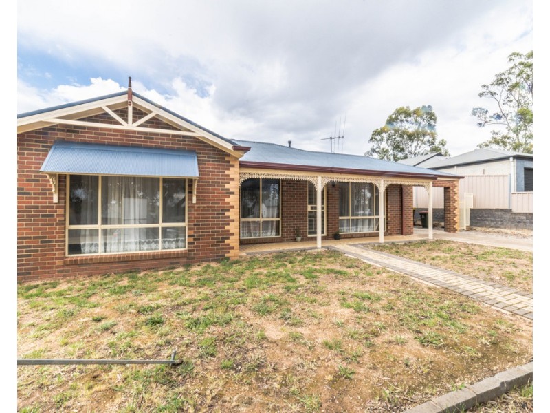 18 Ross Street, White Hills VIC 3550