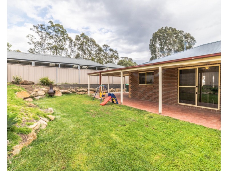 18 Ross Street, White Hills VIC 3550