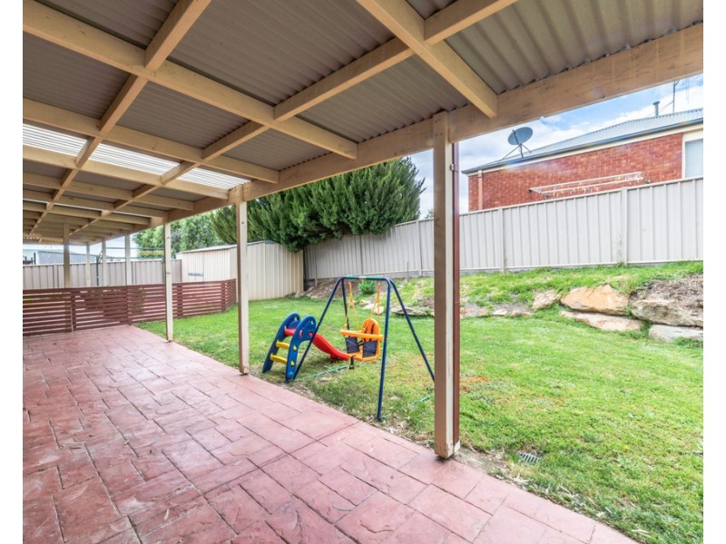 18 Ross Street, White Hills VIC 3550