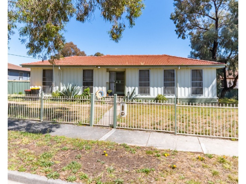 8 Meggs Court, California Gully VIC 3556