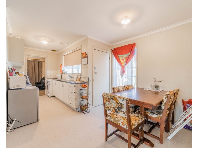 8 Meggs Court, California Gully VIC 3556