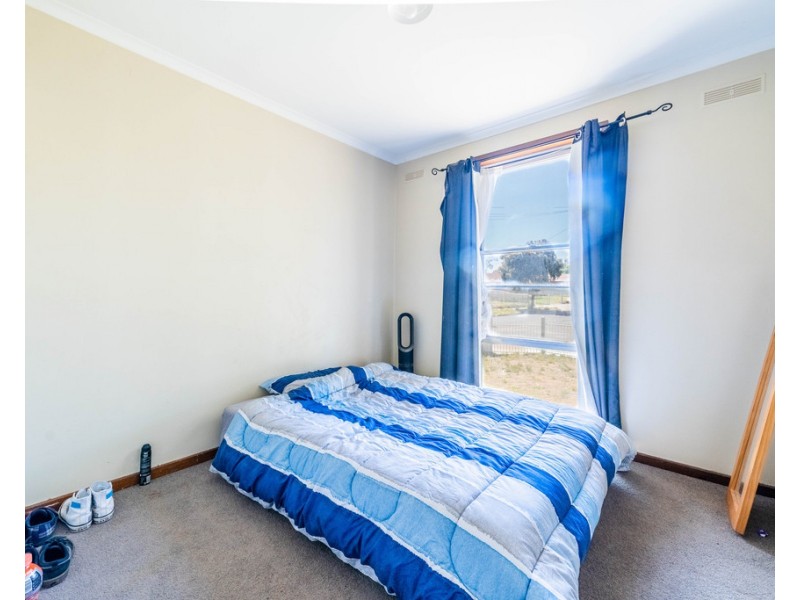 8 Meggs Court, California Gully VIC 3556