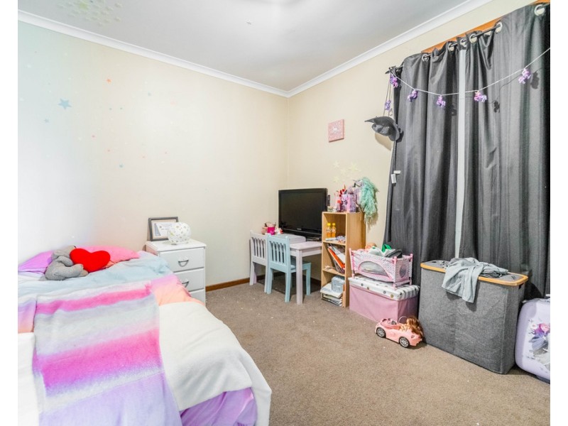 8 Meggs Court, California Gully VIC 3556